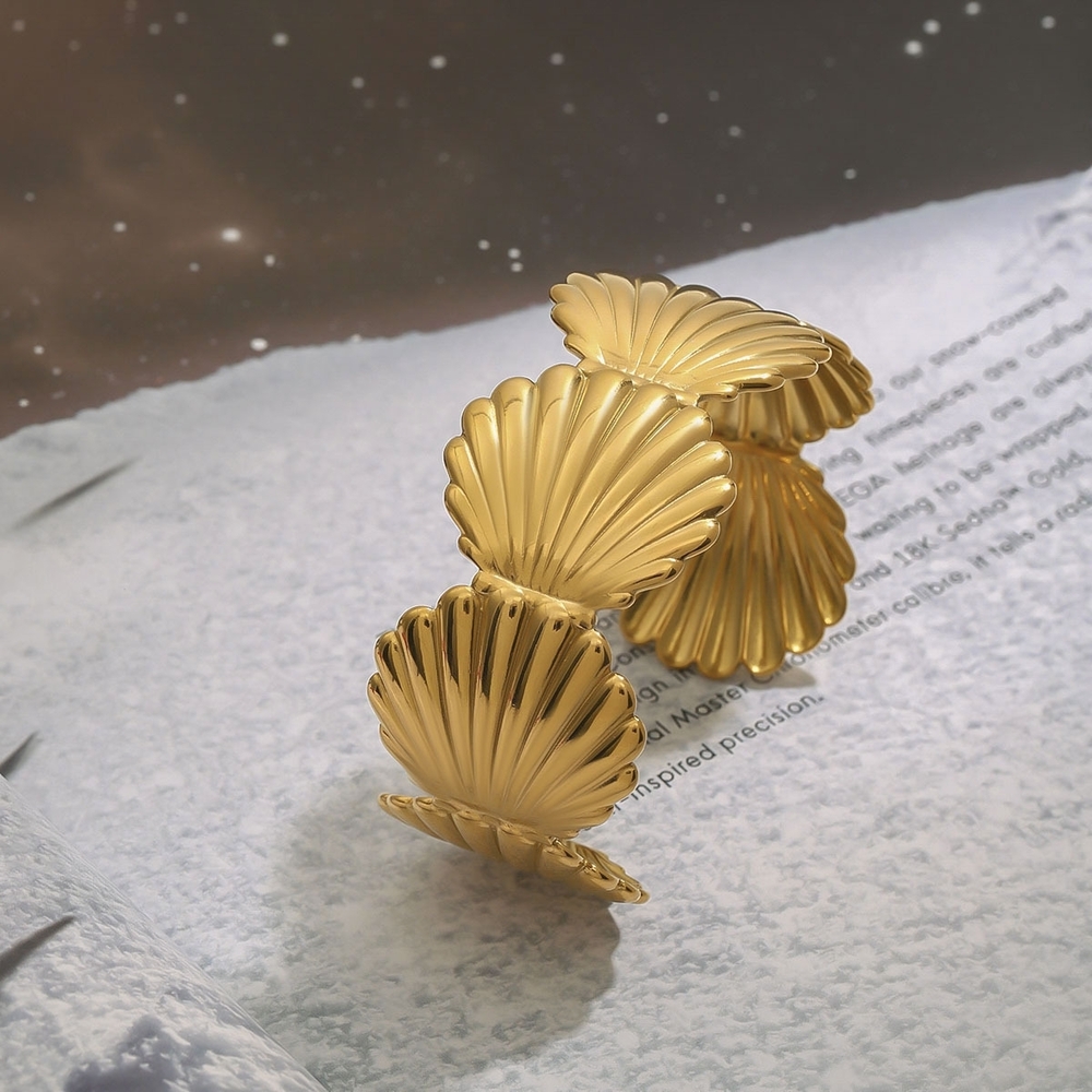 Gold Shell Bracelet